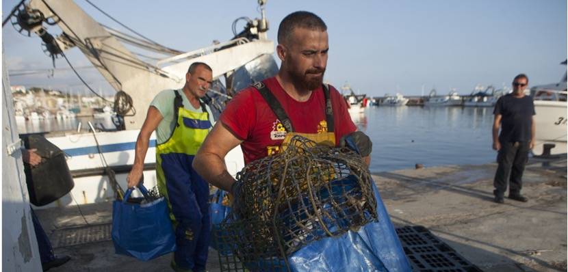 Iniciamos las acciones demostrativas de pesca de basura marina para elaborar un protocolo nacional