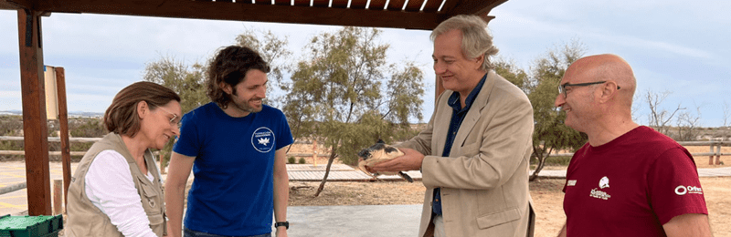 Participamos en la liberación de dos tortugas marinas marcadas para su seguimiento satelital y estudio